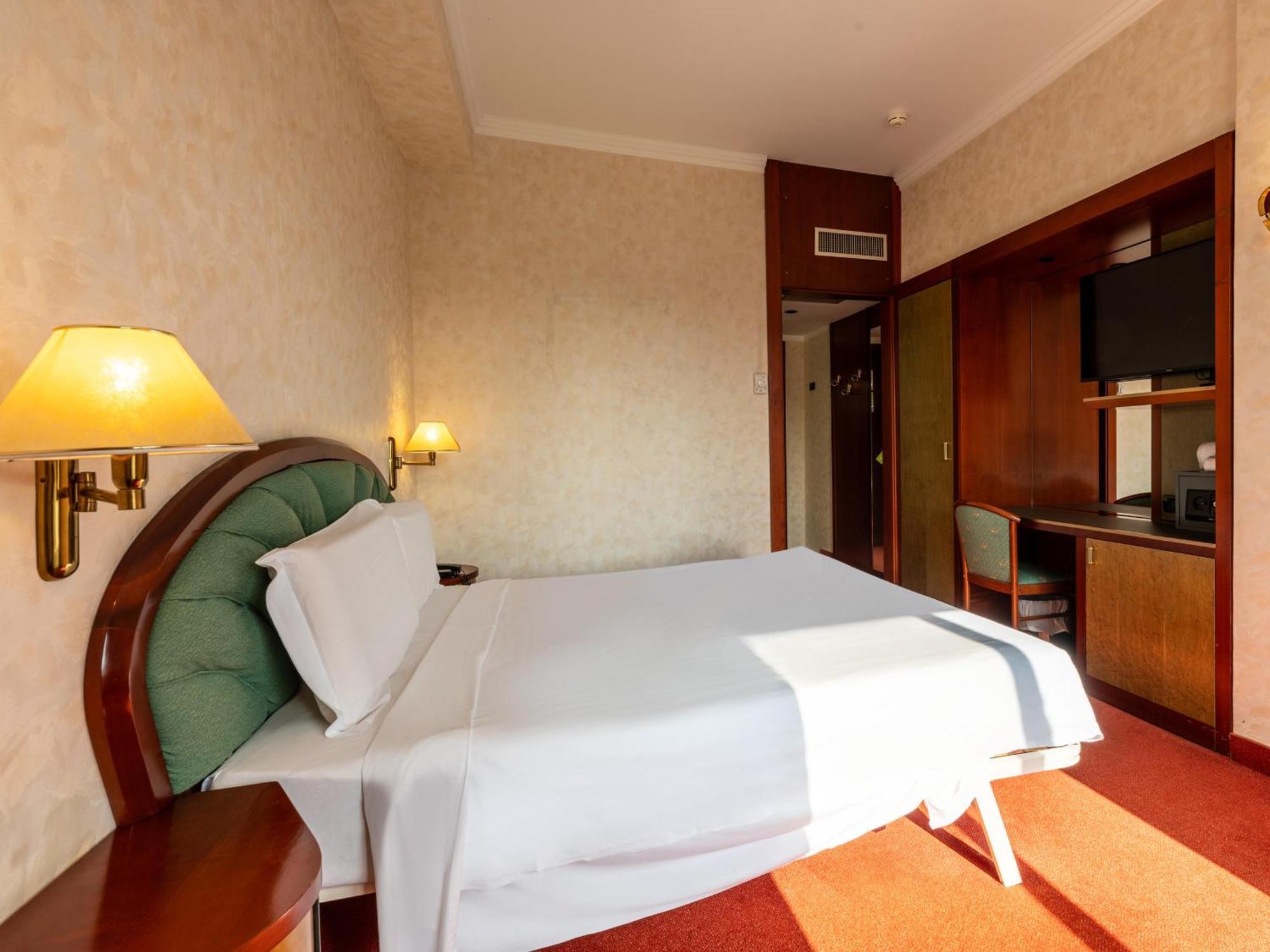 B&B Hotel Боргаро Торинезе Екстериор снимка